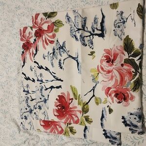 Two chinoiserie pillow cover. White, navy, pink, green. Set of 2.